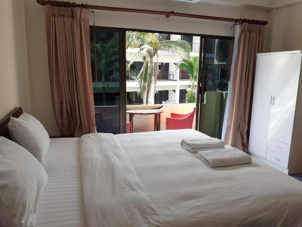 Nb House Hotel Phuket Exterior photo