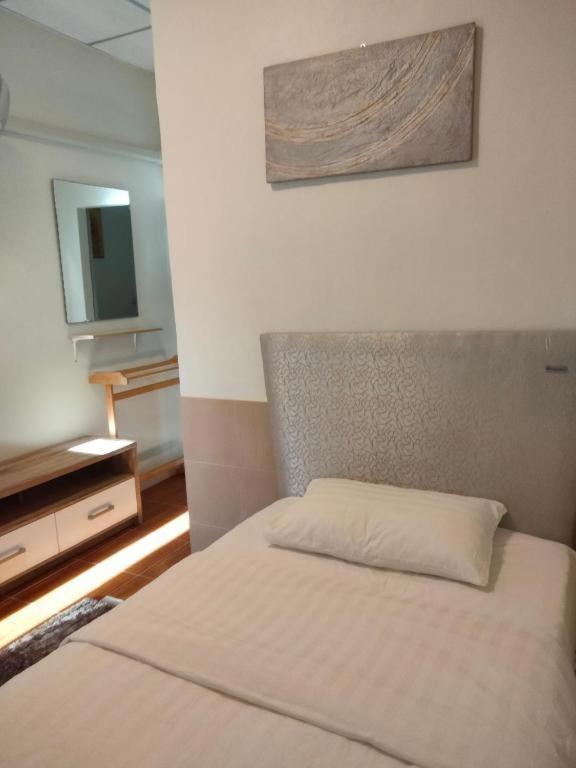 Nb House Hotel Phuket Exterior photo