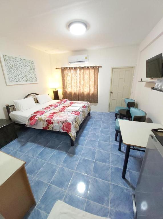 Nb House Hotel Phuket Exterior photo